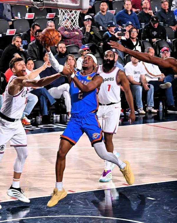 开云体育官网-逆转之夜！快船最后时刻连续得分取胜，经济主要最新.